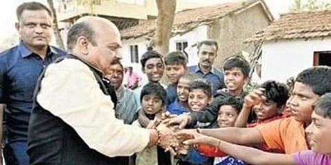 ಶಿಗ್ಗಾಂವಿಯಲ್ಲಿ ಮಕ್ಕಳ ಭೇಟಿಯಾದ ಸಿಎಂ ಬಸವರಾಜ ಬೊಮ್ಮಾಯಿ.
