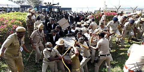 ವಕೀಲರ ಪ್ರತಿಭಟನೆ