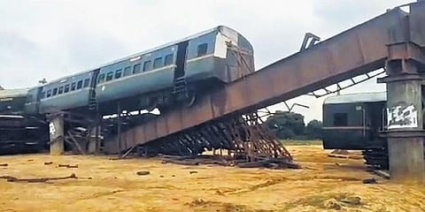 ಅವಘಡ ನಡೆದ ಸಿನಿಮಾ ಸೆಟ್