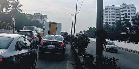 ಮಾರತ್ತಹಳ್ಳಿ ಸೇತುವೆ ಮೇಲೆ ನಿಧಾನಗತಿಯ ಸಂಚಾರ