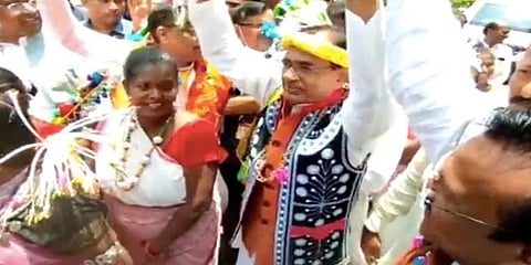 ಶಿವರಾಜ್ ಸಿಂಗ್ ಚೌಹಾಣ್ ನೃತ್ಯದ ಚಿತ್ರ