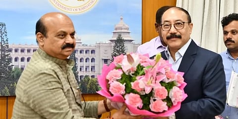 ಬಸವರಾಜ ಬೊಮ್ಮಾಯಿ - ಹರ್ಷ್ ವರ್ಧನ್ ಶ್ರಿಂಗ್ಲಾ