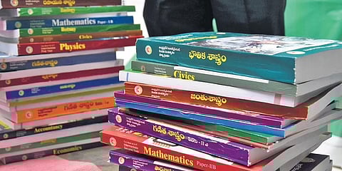 ಪಠ್ಯಪುಸ್ತಕ ಪರಿಷ್ಕರಣೆ ವಿವಾದ