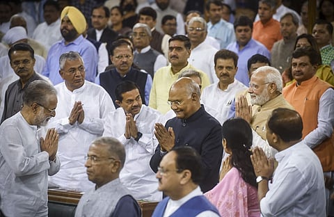ರಾಜ್ಯಸಭಾ ಮತ್ತು ಲೋಕಸಭೆಯ ಸಂಸದರಿಂದ ರಾಷ್ಟ್ರಪತಿ ರಾಮನಾಥ್ ಕೋವಿಂದ್ ಅವರ ಬೀಳ್ಕೊಡುಗೆ ಸಮಾರಂಭ ದೆಹಲಿಯ ಸಂಸತ್ತಿನಲ್ಲಿ ನಡೆಯಿತು.