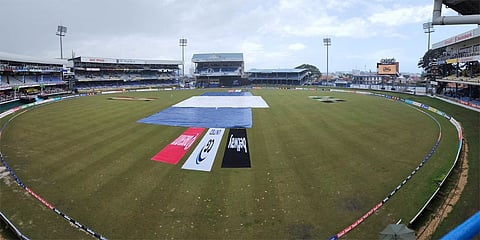 ಮಳೆಯಿಂದ ಪಂದ್ಯ ಸ್ಥಗಿತ