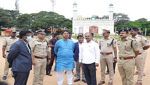 ಪರಿಶೀಲನೆ ನಡೆಸುತ್ತಿರುವ ಅಶೋಕ್
