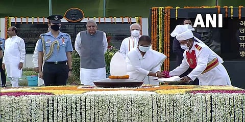 ಮಾಜಿ ಪ್ರಧಾನಿ ಅಟಲ್ ಬಿಹಾರಿ ವಾಜಪೇಯಿ ಪುಣ್ಯತಿಥಿ ಅಂಗವಾಗಿ ಗಣ್ಯರಿಂದ ದೆಹಲಿಯ ಸದೈವ ಅಟಲ್ ಸ್ಮಾರಕದಲ್ಲಿ ಗೌರವ ನಮನ