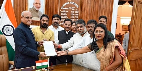 ರಾಜ್ಯಪಾಲರನ್ನು ಭೇಟಿ ಮಾಡಿದ ಯುಪಿಎ ನಿಯೋಗ