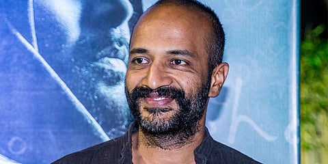 ರೆಡ್ ಕಾಲರ್ ಮೂಲಕ ಹಿಂದಿ ಗೆ ಕಿಶೋರ್ ಪದಾರ್ಪಣೆ