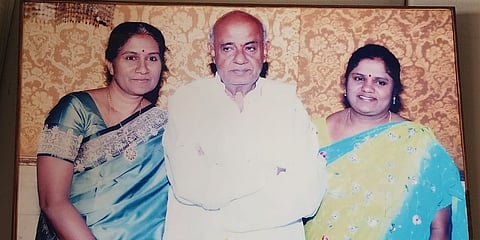 ತಮ್ಮ ಪುತ್ರಿಯರ ಜೊತೆ ಮಾಜಿ ಪ್ರಧಾನಿ ಹೆಚ್ ಡಿ ದೇವೇಗೌಡ