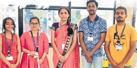 ಸ್ವಯಂಚಾಲಿತ ಸ್ಟಿಕ್ ಅಭಿವೃದ್ಧಿಪಡಿಸಿದ ವಿದ್ಯಾರ್ಥಿಗಳ ತಂಡ
