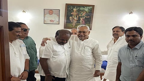 ನಿತೀಶ್ ಕುಮಾರ್ ಮತ್ತು ಎಚ್.ಡಿ ಕುಮಾರಸ್ವಾಮಿ