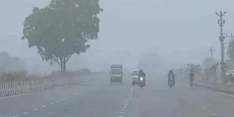 ದೆಹಲಿಯಲ್ಲಿ ಇಂದು ನಸುಕಿನ ಜಾವ ಕಂಡುಬಂದ ವಾತಾವರಣ