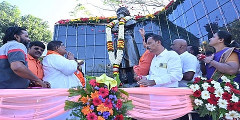 ಸ್ವಾಮಿ ವಿವೇಕಾನಂದರ ಕಂಚಿನ ಪ್ರತಿಮೆ ಅನಾವರಣಗೊಳಿಸಿದ ಸಚಿವ ಗೋಪಾಲಯ್ಯ
