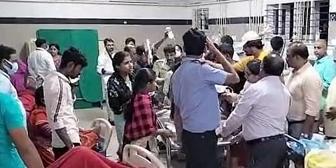 ಆಸ್ಪತ್ರೆಯಲ್ಲಿ ಅಸ್ವಸ್ಥ ವಿದ್ಯಾರ್ಥಿಗಳು