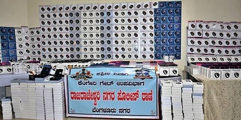 ಆರೋಪಿಗಳಿಂದ ಪೊಲೀಸರು ವಶಪಡಿಸಿಕೊಂಡ ಸ್ಮಾರ್ಟ್‌ವಾಚ್‌ಗಳು