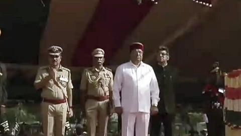 ಧ್ವಜಾರೋಹಣ ನೆರವೇರಿಸಿದ ರಾಜ್ಯಪಾಲ ಥಾವರ್ ಚಂದ್ ಗೆಹ್ಲೋಟ್