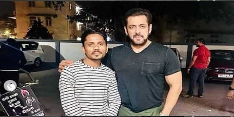 ತನ್ನ ಅಭಿಮಾನಿಯೊಂದಿಗೆ ನಟ ಸಲ್ಮಾನ್ ಖಾನ್