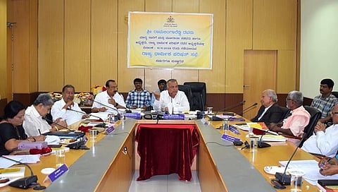 ಅಧಿಕಾರಿಗಳೊಂದಿಗೆ ಸಭೆ ನಡೆಸುತ್ತಿರುವ ಸಚಿವ ರಾಮಲಿಂಗಾ ರೆಡ್ಡಿ.