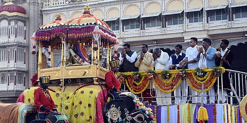 ಜಂಬೂ ಸವಾರಿಗೆ ಸಿಎಂ, ಡಿಸಿಎಂ ಹಾಗೂ ಇತರರಿಂದ ಚಾಲನೆ