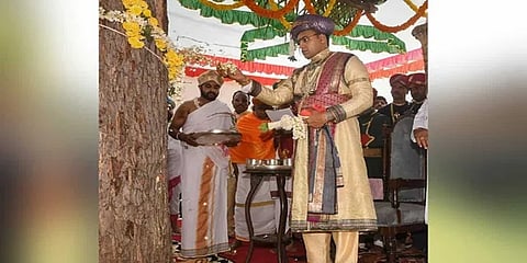 ಶಮಿ ಪೂಜೆ ನೆರವೇರಿಸುತ್ತಿರುವ ಯದುವೀರ್ ಒಡೆಯರ್