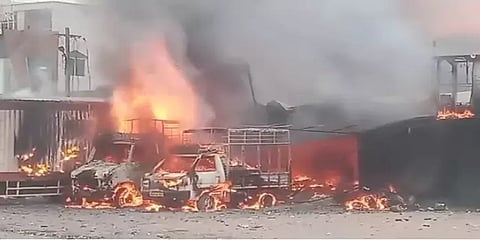 ಬೆಂಕಿ ಹೊತ್ತಿ ಉರಿದ ಘಟನಾ ಸ್ಥಳ