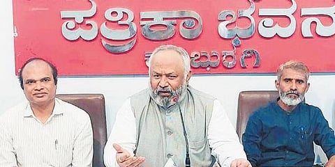 ಕಲಬುರಗಿಯಲ್ಲಿ ಶುಕ್ರವಾರ ಸುದ್ದಿಗೋಷ್ಠಿಯಲ್ಲಿ ಮಾತನಾಡಿದ ವಿಟಿಯು ಪ್ರಾದೇಶಿಕ ಕೇಂದ್ರದ ಪ್ರಾಧ್ಯಾಪಕ ಬಸವರಾಜ ಗದುಗೆ