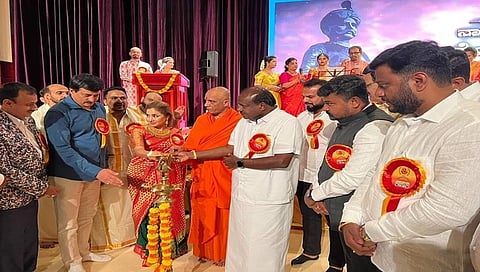 ದುಬೈ ಕಾರ್ಯಕ್ರಮದಲ್ಲಿ  ಎಚ್.ಡಿ ಕುಮಾರಸ್ವಾಮಿ