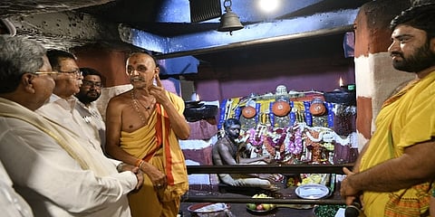 ಹಾಸನಾಂಬೆ ದರ್ಶನ ಪಡೆದ ಸಿಎಂ ಸಿದ್ದರಾಮಯ್ಯ