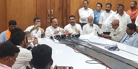 ಸುದ್ದಿಗೋಷ್ಠಿಯಲ್ಲಿ ಡಿವಿ ಸದಾನಂದಗೌಡ