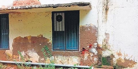 ಸರ್ಕಾರಿ ಶಾಲೆಯೊಂದರ ಸ್ಥಿತಿ