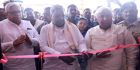 ಮುಖ್ಯಮಂತ್ರಿ ಸಿದ್ದರಾಮಯ್ಯನವರು  ಗದಗದಲ್ಲಿ ಇಂದು ಬಾಲಕಿಯರ ಬಾಲಮಂದಿರ ಕಟ್ಟಡವನ್ನು ಉದ್ಘಾಟಿಸಿದರು.