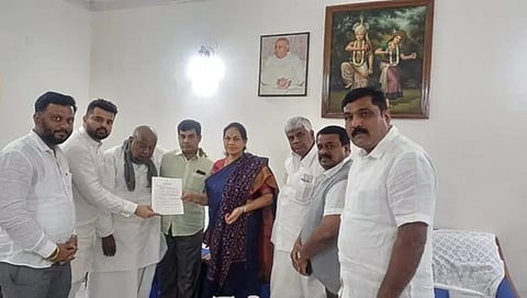 ಶೋಭಾ ಕರಂದ್ಲಾಜೆ ಭೇಟಿ ಮಾಡಿದ ಜೆಡಿಎಸ್ ನಿಯೋಗ