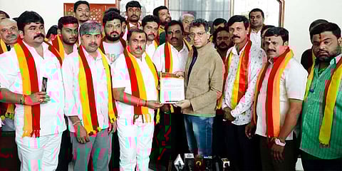 ತುಷಾರ್ ಗಿರಿನಾಥ್-ಕನ್ನಡಪರ ಹೋರಾಟಗಾರರ ಭೇಟಿ