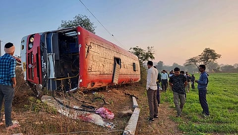 ಪಲ್ಟಿಯಾದ ಕೆಎಸ್ ಆರ್ ಟಿಸಿ ಬಸ್