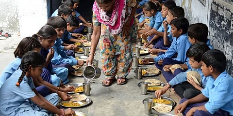 ಬಿಸಿಯೂಟ ಸೇವಿಸಿ ಮಕ್ಕಳು ಅಸ್ವಸ್ಥ (ಸಾಂದರ್ಭಿಕ ಚಿತ್ರ)
