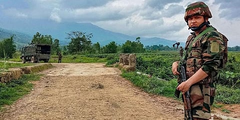 ಹಿಂಸಾಚಾರ ನಡೆದ ಪ್ರದೇಶದಲ್ಲಿ ಸೇನಾ ಸಿಬ್ಬಂದಿ