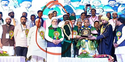 ವೇದಿಕೆಯಲ್ಲಿ ತನ್ವೀರ್ ಹಶ್ಮಿ