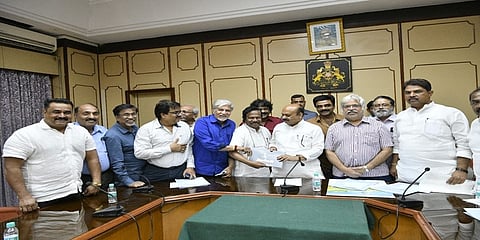 ಸ್ಯಾಂಡಲ್ ವುಡ್ ಗಣ್ಯರೊಂದಿಗೆ ಸಿಎಂ ಬಸವರಾಜ ಬೊಮ್ಮಾಯಿ