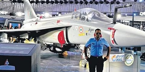 ಏರೋ ಇಂಡಿಯಾ 2023 ರಲ್ಲಿ ಲಘು ಯುದ್ಧ ವಿಮಾನ ತೇಜಸ್ ಪ್ರದರ್ಶನ