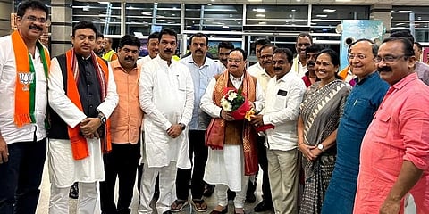 ಮಂಗಳೂರಿಗೆ ಕಳೆದ ರಾತ್ರಿ ಬಂದಿಳಿದ ಬಿಜೆಪಿ ರಾಷ್ಟ್ರಾಧ್ಯಕ್ಷ ಜೆ ಪಿ ನಡ್ಡಾ ಅವರನ್ನು ರಾಜ್ಯ ಬಿಜೆಪಿ ನಾಯಕರು ಸ್ವಾಗತಿಸಿದರು