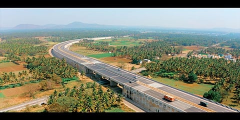ಬೆಂಗಳೂರು-ಮೈಸೂರು ಎಕ್ಸ್‌ಪ್ರೆಸ್‌ ವೇ (Bengaluru-Mysuru Expressway) ದಶಪಥ ಹೆದ್ದಾರಿಯನ್ನು ಮಾರ್ಚ್ 12ರಂದು ಪ್ರಧಾನಿ ನರೇಂದ್ರ ಮೋದಿ ಅವರು ಉದ್ಘಾಟಿಸಲಿದ್ದಾರೆ.