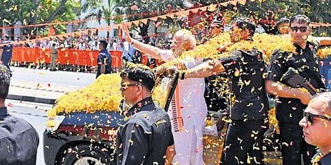 ಮಂಡ್ಯದಲ್ಲಿ ಮೋದಿ ರೋಡ್ ಶೋ