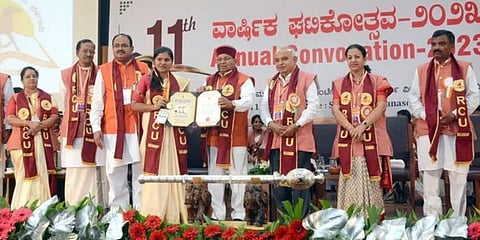 ಘಟಿಕೋತ್ಸವದಲ್ಲಿ ರಾಜ್ಯಪಾಲ ಗೆಹ್ಲೋಟ್