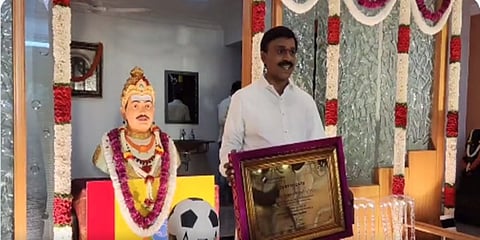 ಪಕ್ಷದ ಚಿಹ್ನೆ, ಪ್ರಣಾಳಿಕೆ ಬಿಡುಗಡೆ ಮಾಡಿದ ಗಾಲಿ ಜನಾರ್ದನ ರೆಡ್ಡಿ