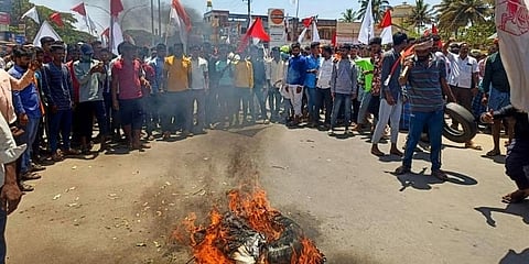 ಬಂಜಾರ ಸಮುದಾಯದಿಂದ ಪ್ರತಿಭಟನೆ ಚಿತ್ರ