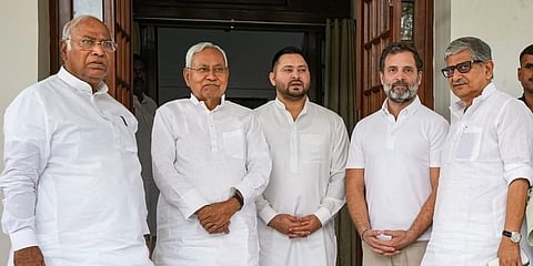 ಮಲ್ಲಿಕಾರ್ಜುನ ಖರ್ಗೆ ಭೇಟಿ ಮಾಡಿದ ನಿತೀಶ್, ತೇಜಸ್ವಿ