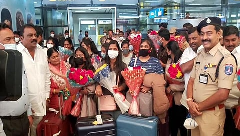 ಯುದ್ಧಪೀಡಿತ ಉಕ್ರೇನ್ ನಿಂದ ಬಂದಿಳಿದಿರುವ ವೈದ್ಯಕೀಯ ವಿದ್ಯಾರ್ಥಿಗಳು (ಸಂಗ್ರಹ ಚಿತ್ರ)