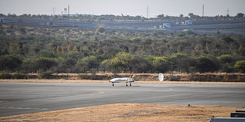 ರನ್ ವೇಯಲ್ಲಿ ಆರ್ ಎನ್ ವಿ