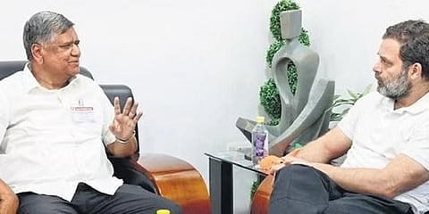 ರಾಹುಲ್ ಗಾಂಧಿ ಜೊತೆ ಜಗದೀಶ್ ಶೆಟ್ಟರ್ ಮಾತುಕತೆ